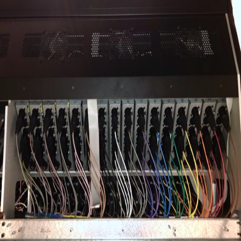 Fanned console cabling